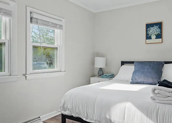 Holiday home In Dt Near Corp Hqs And Naval Base